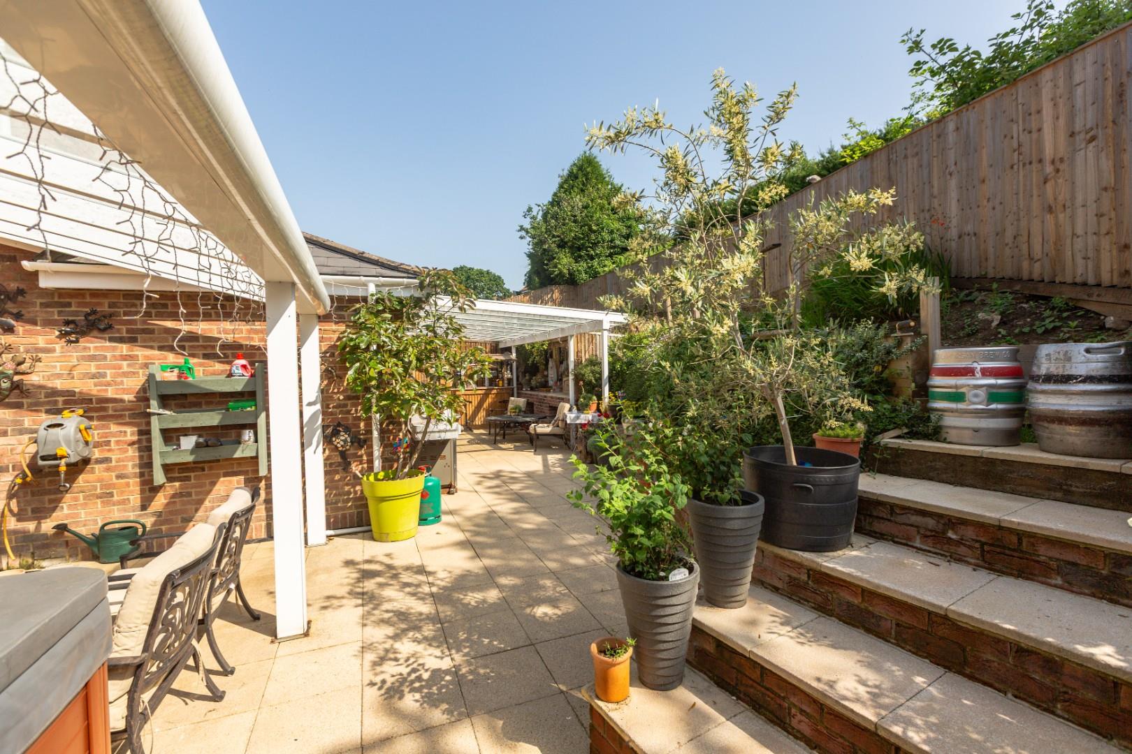 Moorland Avenue, Newton, Mumbles, SA3 4UA